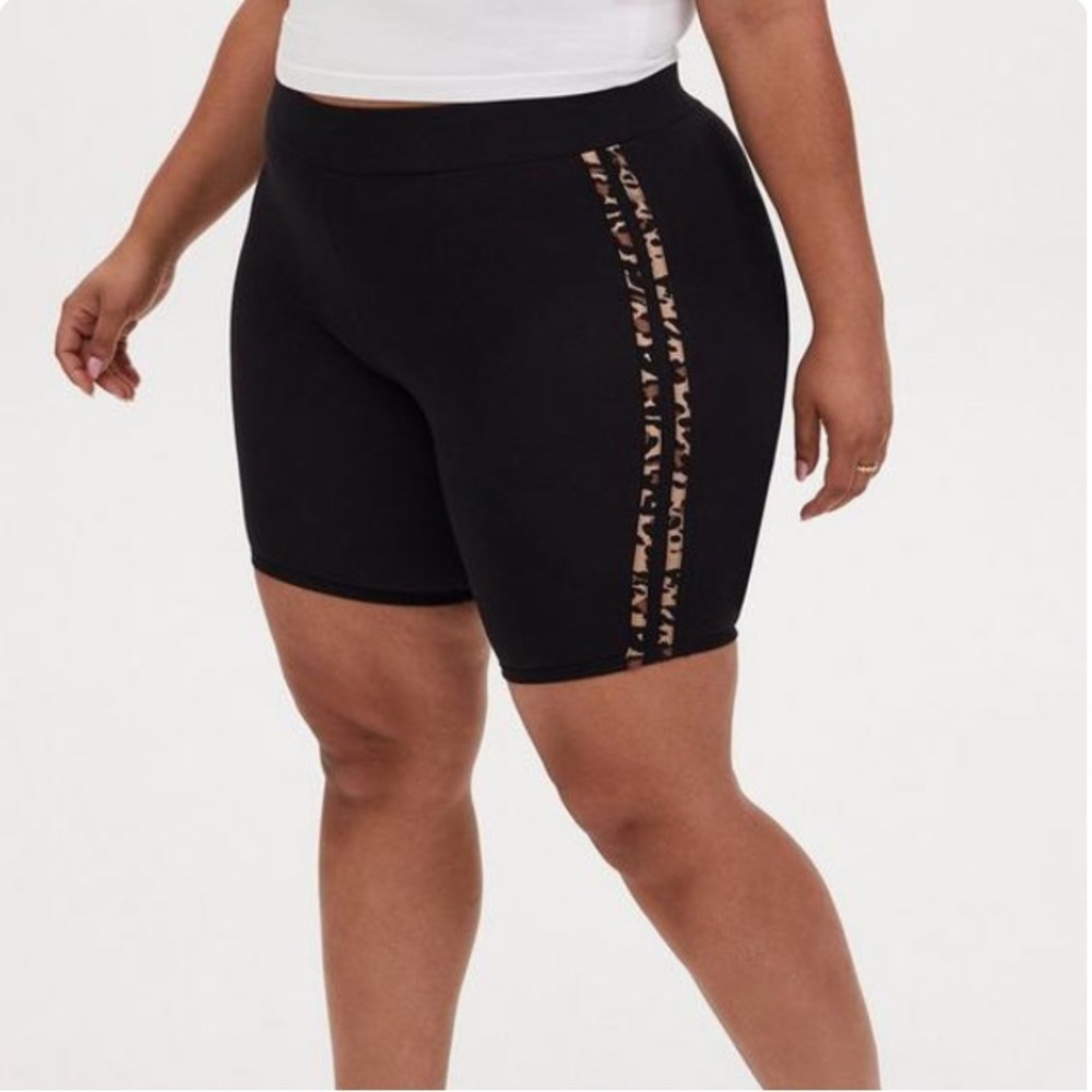 Torrid Black Leopard Side Stripe Bike Short 4X
